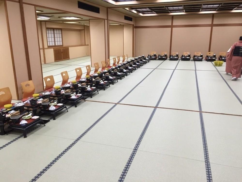 Hokuriku Yamashiro Onsen Hotel Kikyou Kaga  Bagian luar foto
