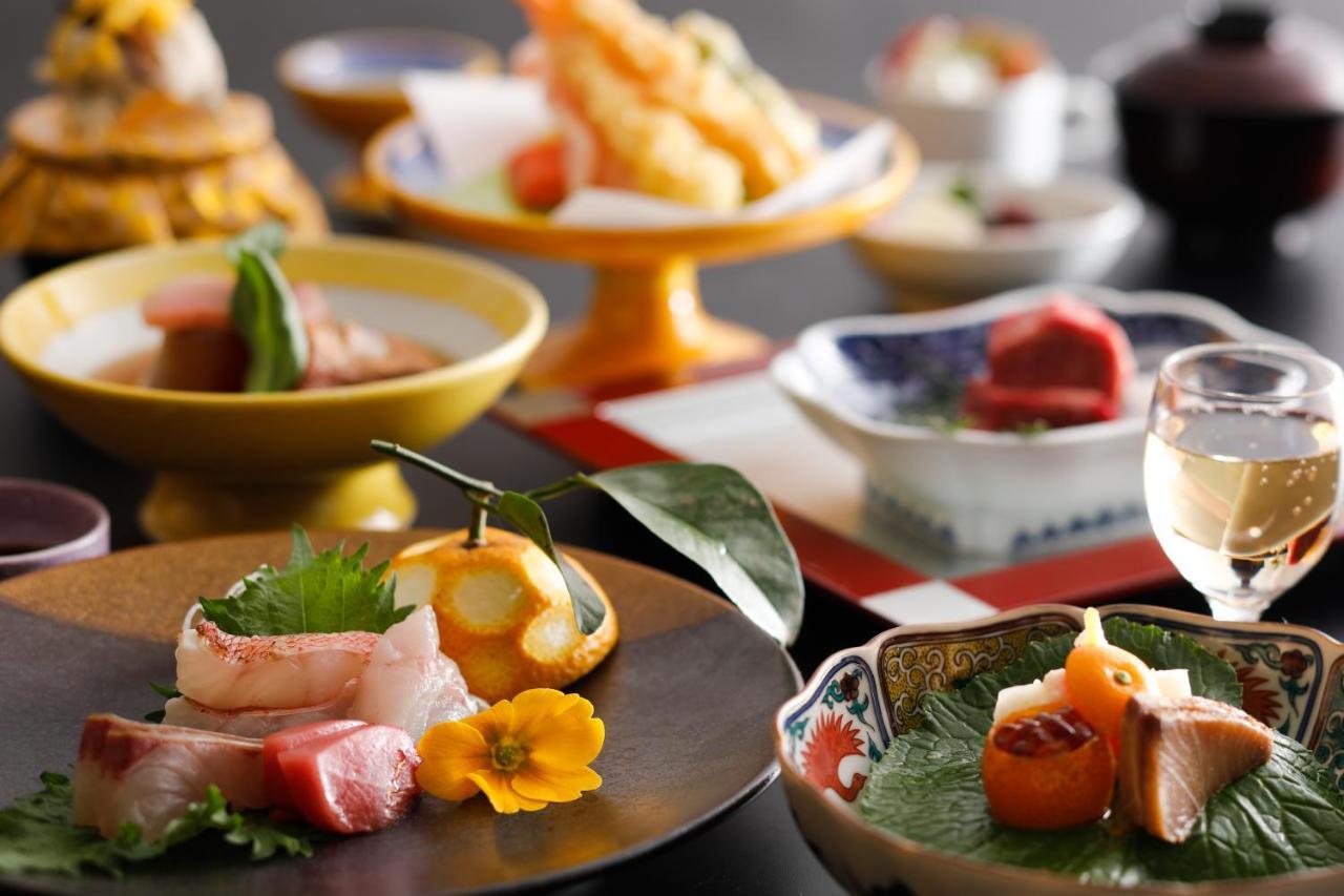 Hokuriku Yamashiro Onsen Hotel Kikyou Kaga  Bagian luar foto