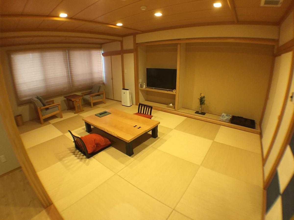Hokuriku Yamashiro Onsen Hotel Kikyou Kaga  Bagian luar foto