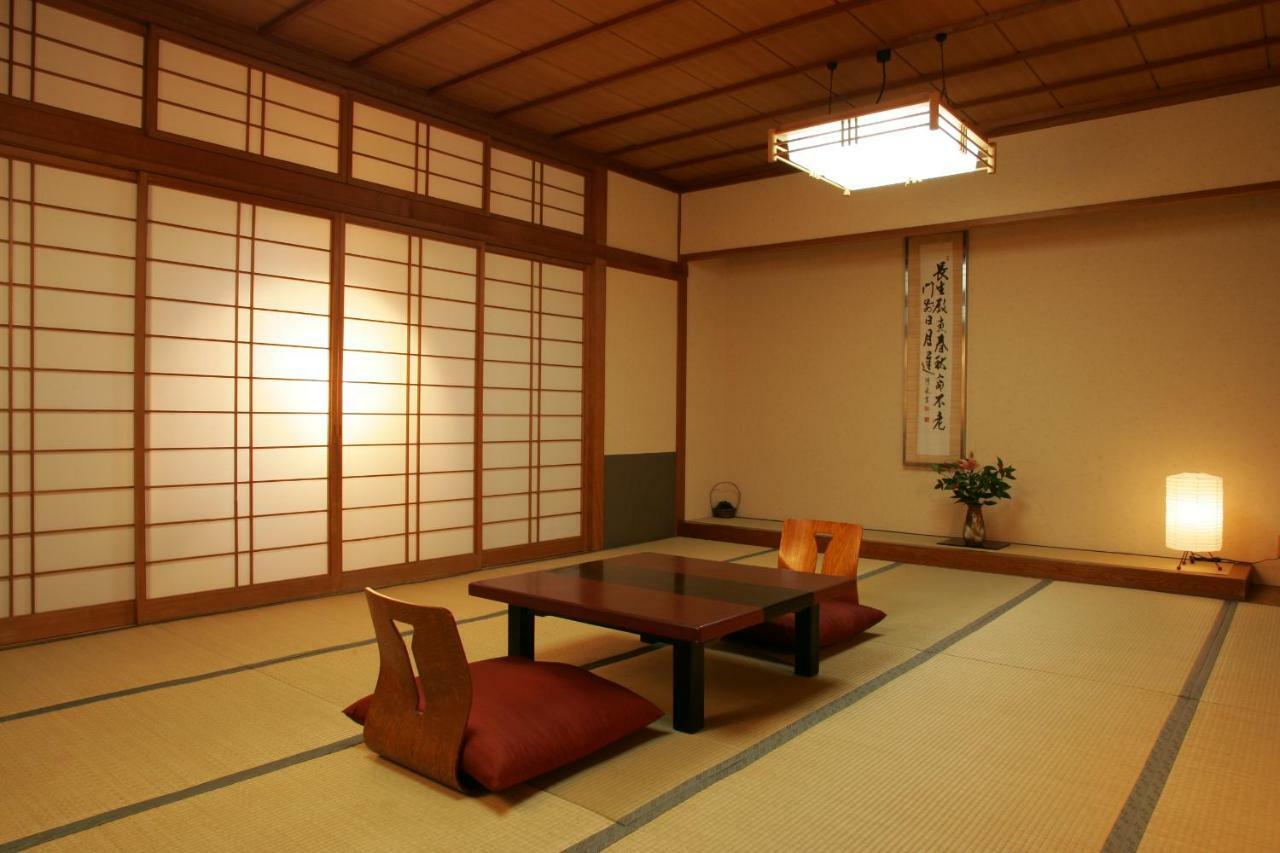 Hokuriku Yamashiro Onsen Hotel Kikyou Kaga  Bagian luar foto