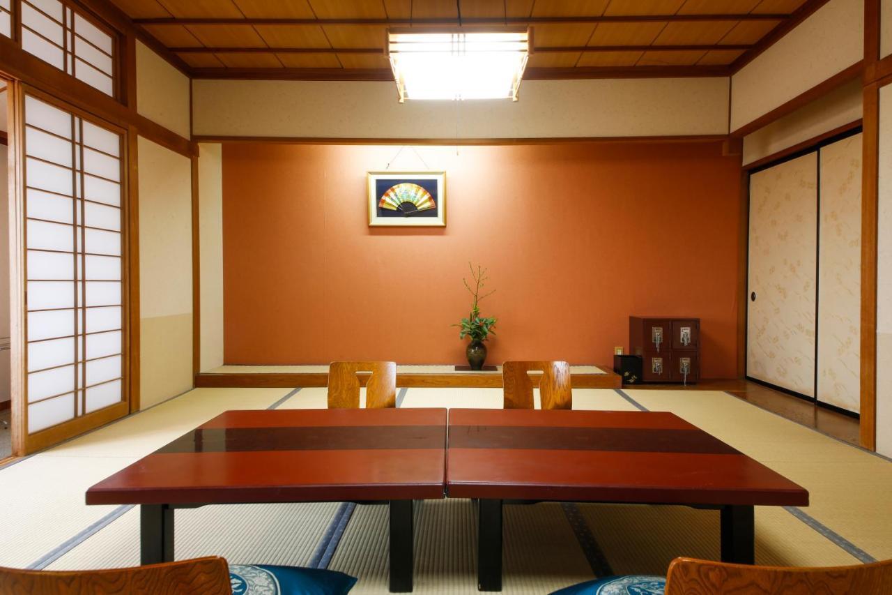 Hokuriku Yamashiro Onsen Hotel Kikyou Kaga  Bagian luar foto